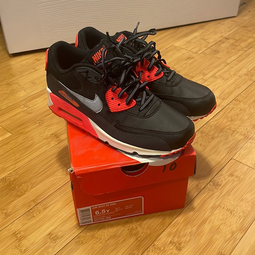 Nike Air Max 90 (GS) size 6.5